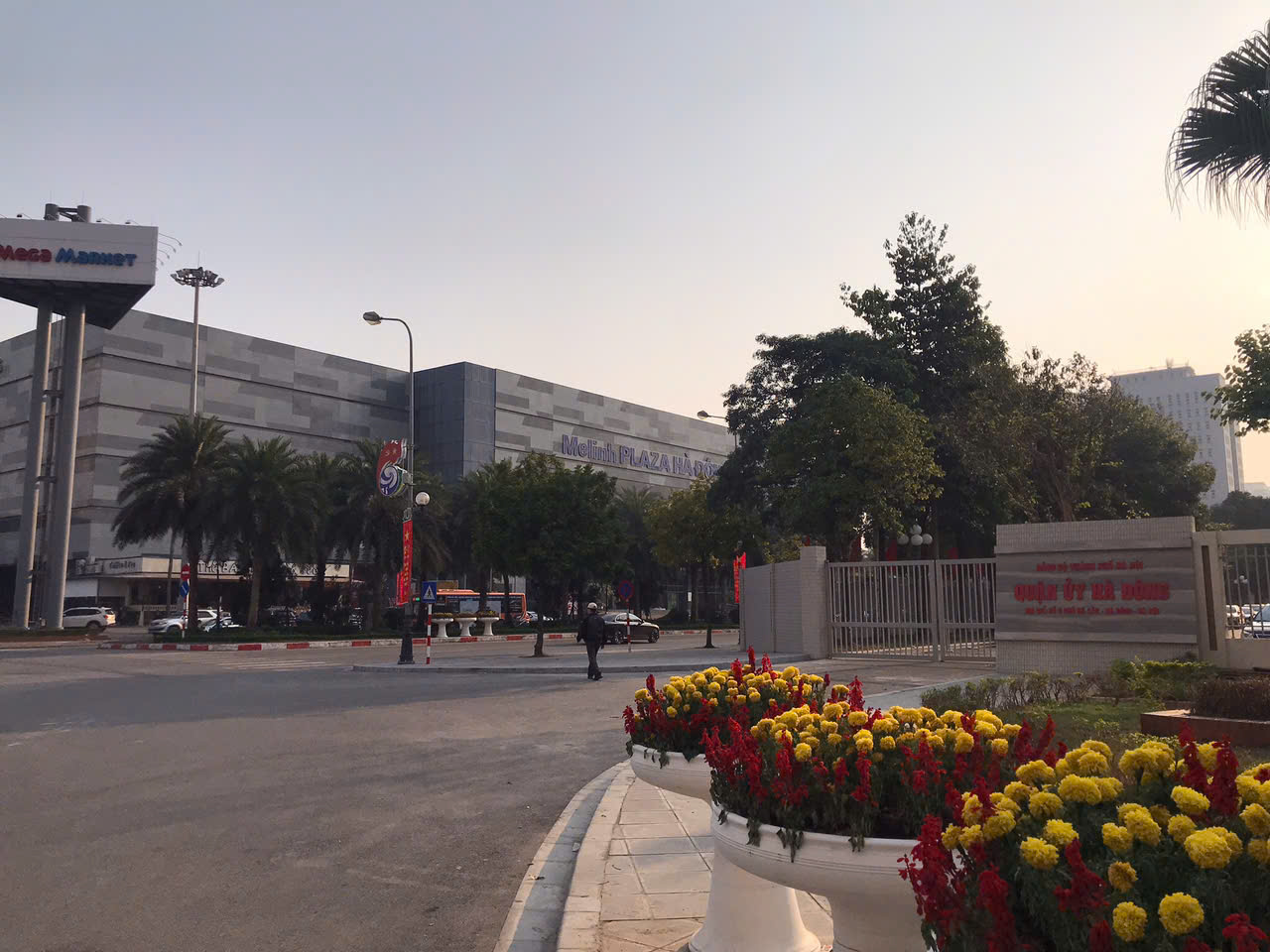 BÁN ĐẤT LÔ GÓC ĐƯỜNG NGÔ QUYỀN, HÀ ĐÔNG , DIỆN TÍCH 40M2, Ô TÔ QUA NHÀ, CHỈ HƠN 6 TỶ